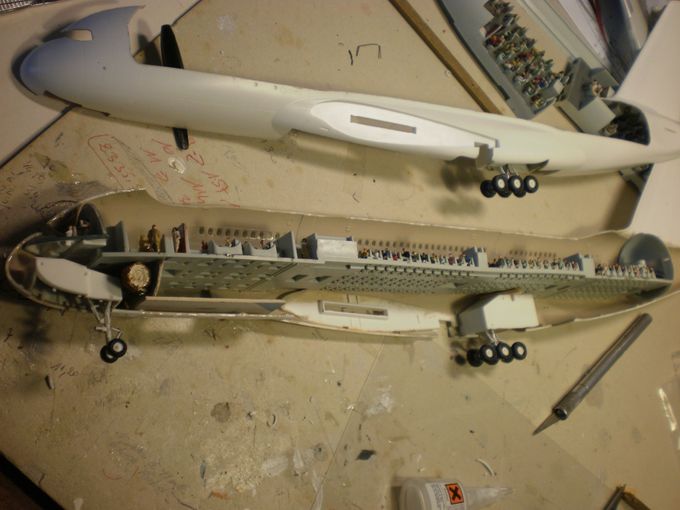 Ici, c'est la maquette Revell, une maquette en 